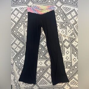 2000s fold over flared leggings 🤍🖤🩷 size small